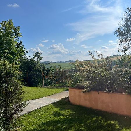 La Famulenta Garden Apartment Grazzano Badoglio Luaran gambar