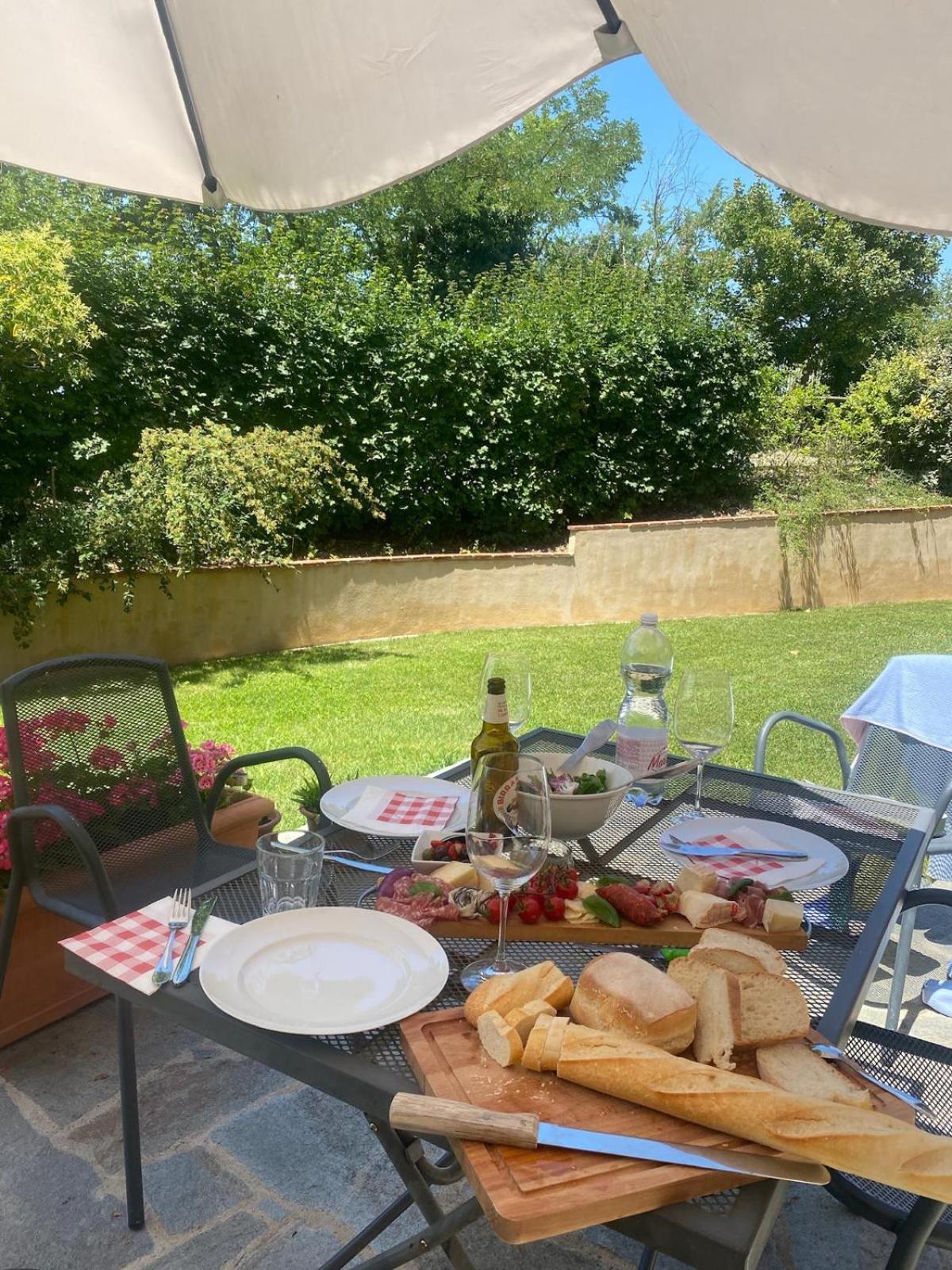 La Famulenta Garden Apartment Grazzano Badoglio Luaran gambar