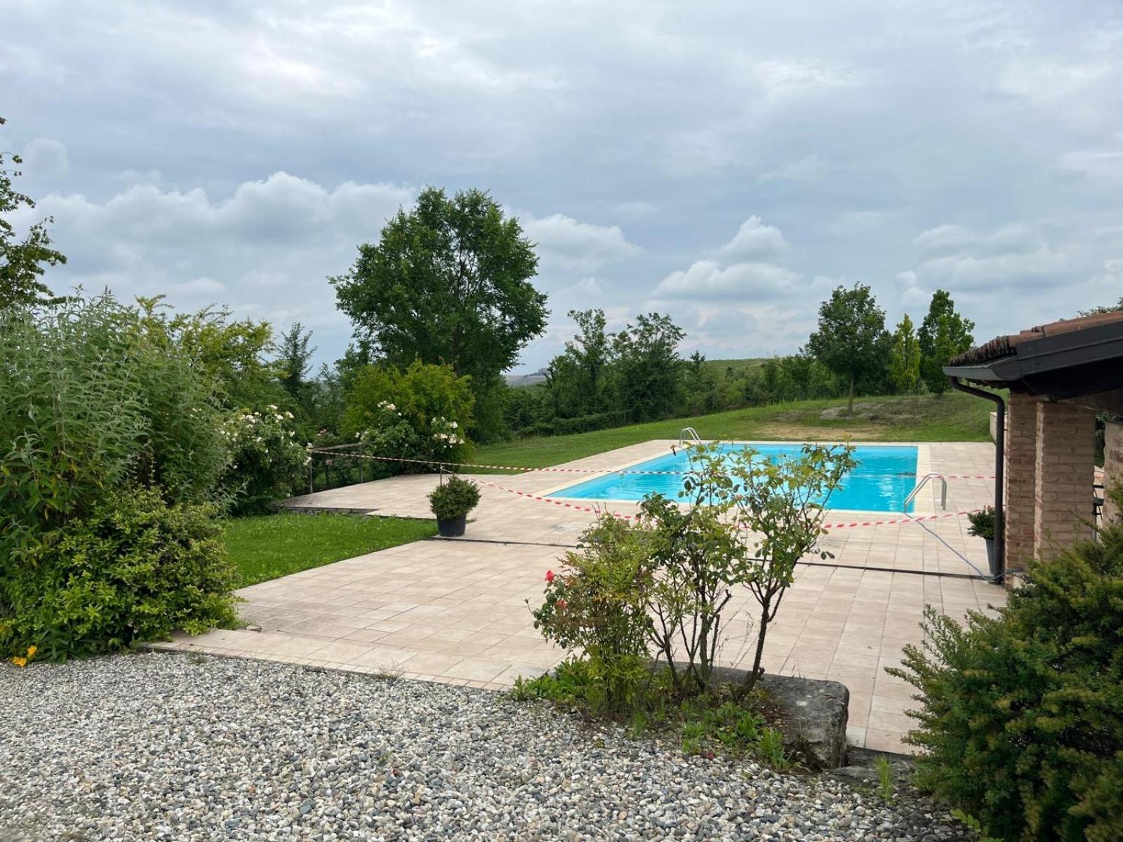 La Famulenta Garden Apartment Grazzano Badoglio Luaran gambar